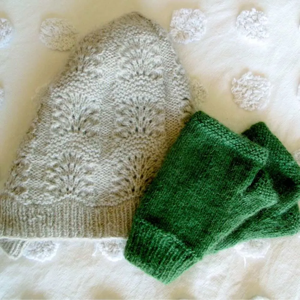 Bella Rosa Hat & Gloves Knitting Pattern - 5Ply (HC35)