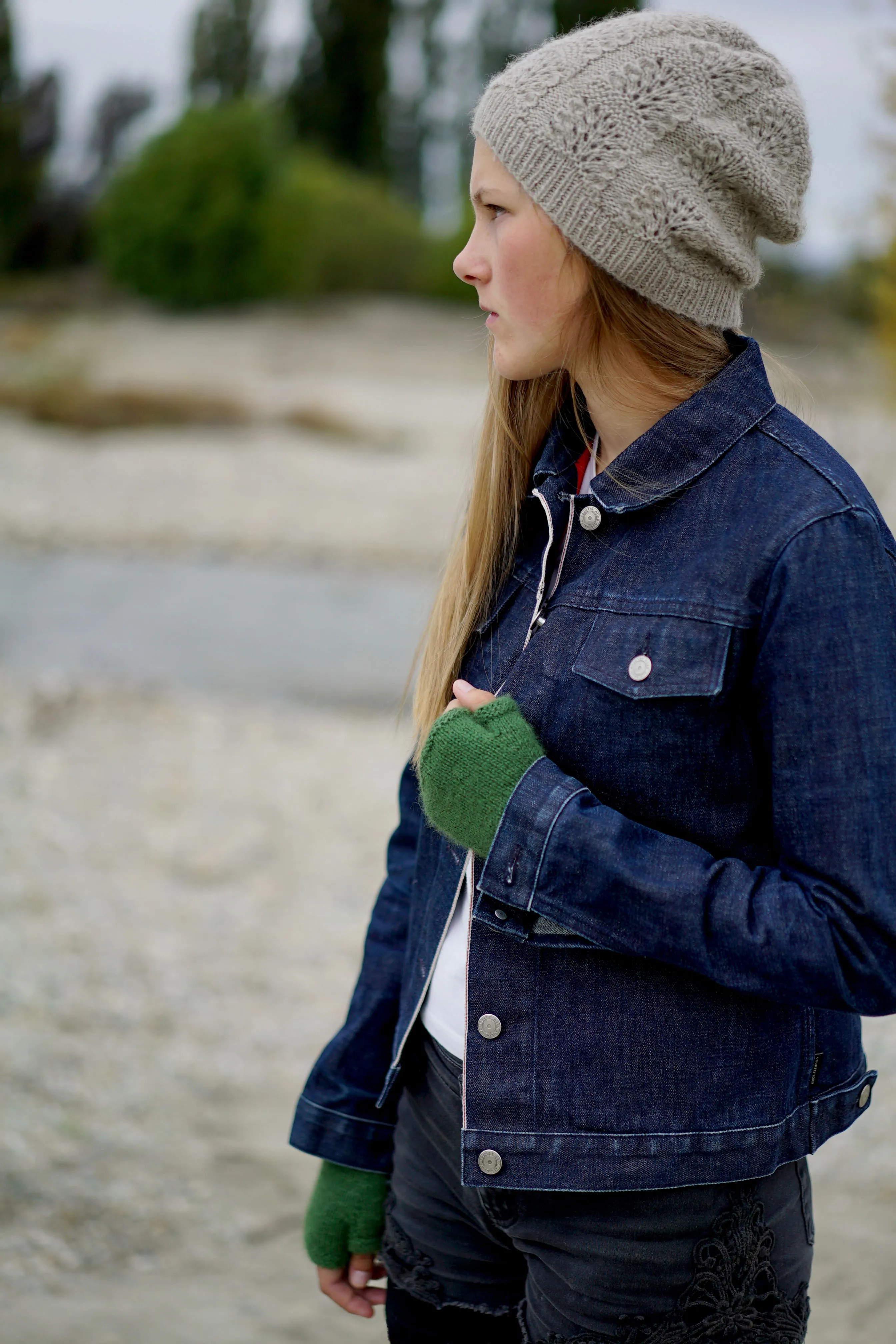 Bella Rosa Hat and Fingerless Gloves