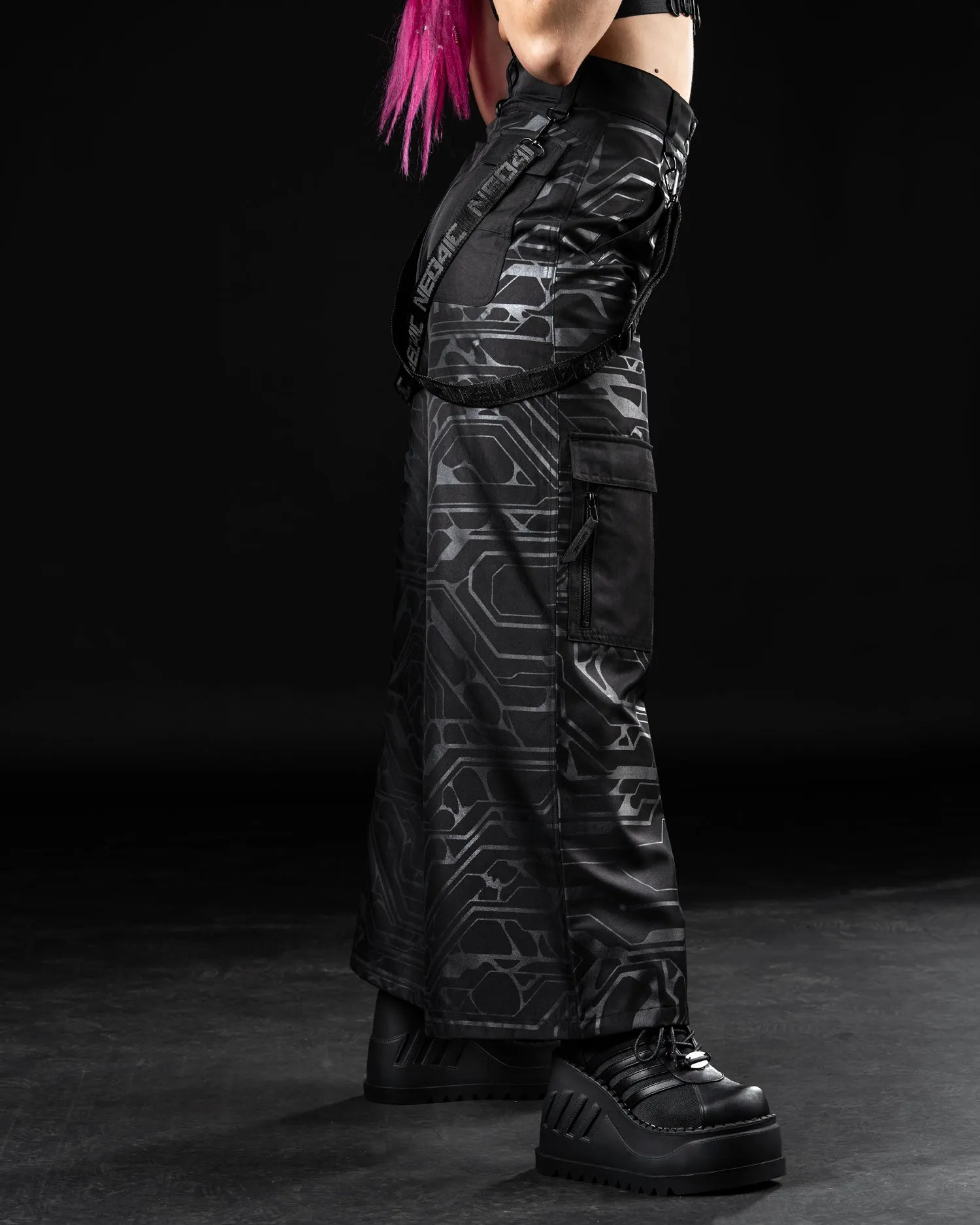 EVE4 parachute pants