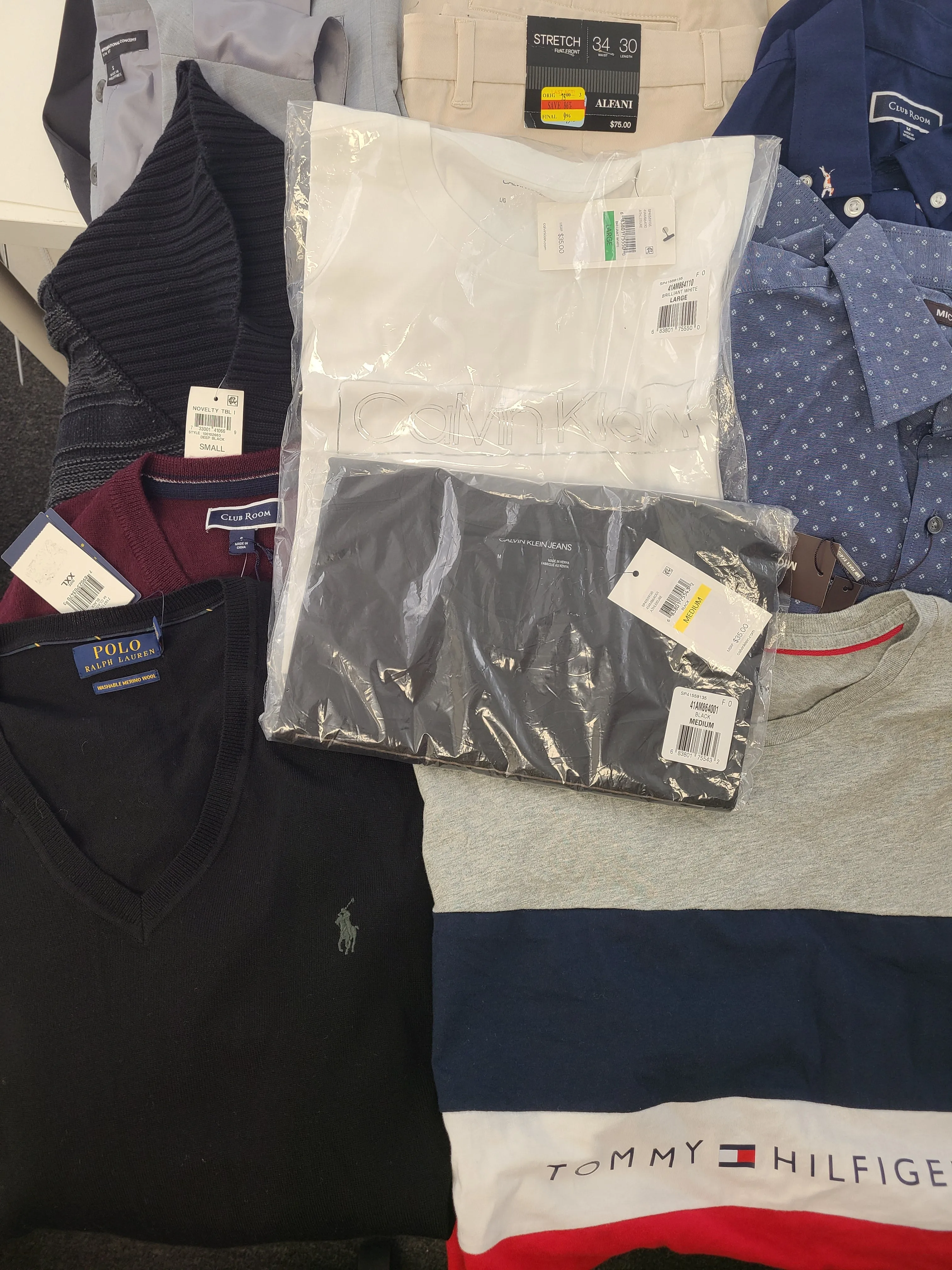 Men's Clothing Wholesale Lot Michael Kors, Polo Ralph Lauren, Tommy Hilfiger, Calvin Klein, Champion, Tasso Elba, Club Room, Alfani, INC and more, 25 Units, Shelf Pulls, MSRP $1,874.99