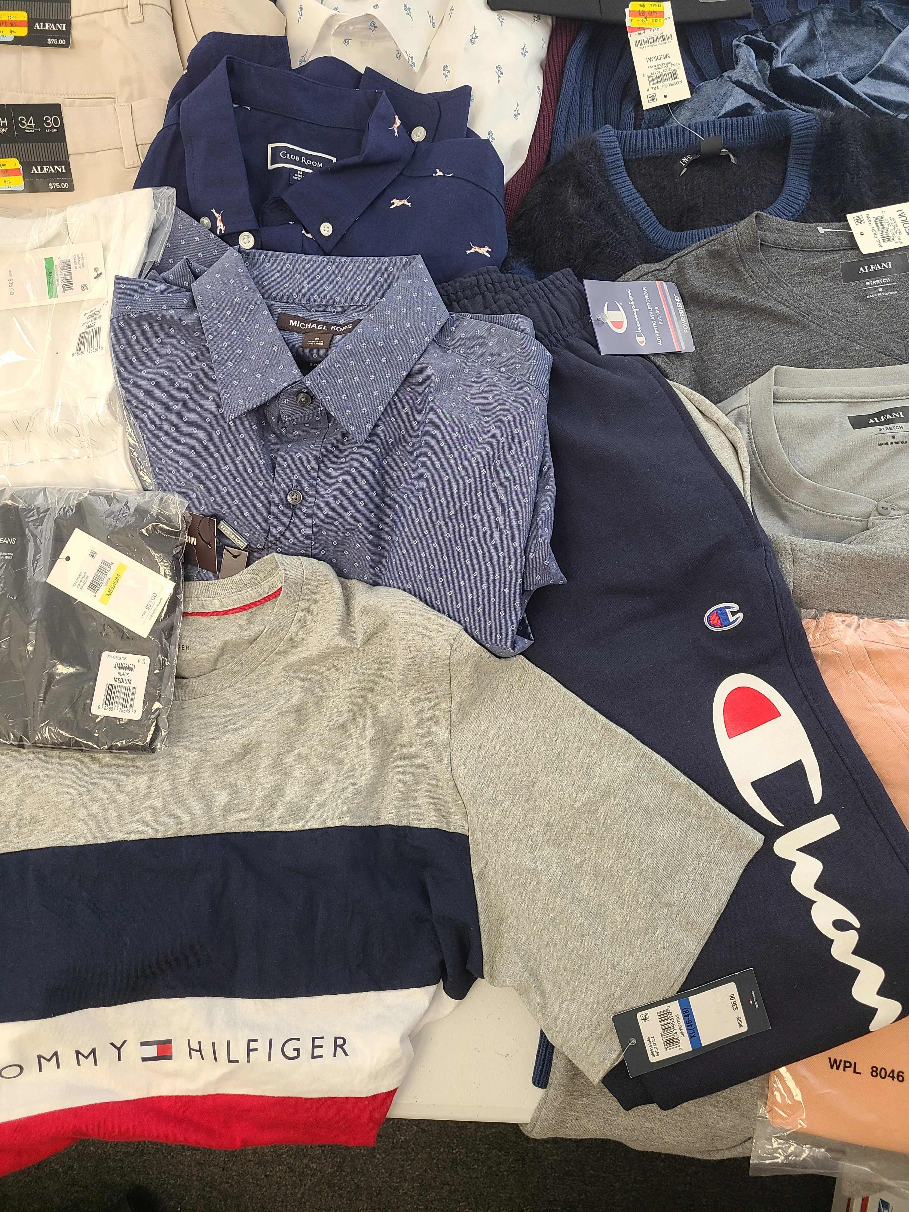Men's Clothing Wholesale Lot Michael Kors, Polo Ralph Lauren, Tommy Hilfiger, Calvin Klein, Champion, Tasso Elba, Club Room, Alfani, INC and more, 25 Units, Shelf Pulls, MSRP $1,874.99