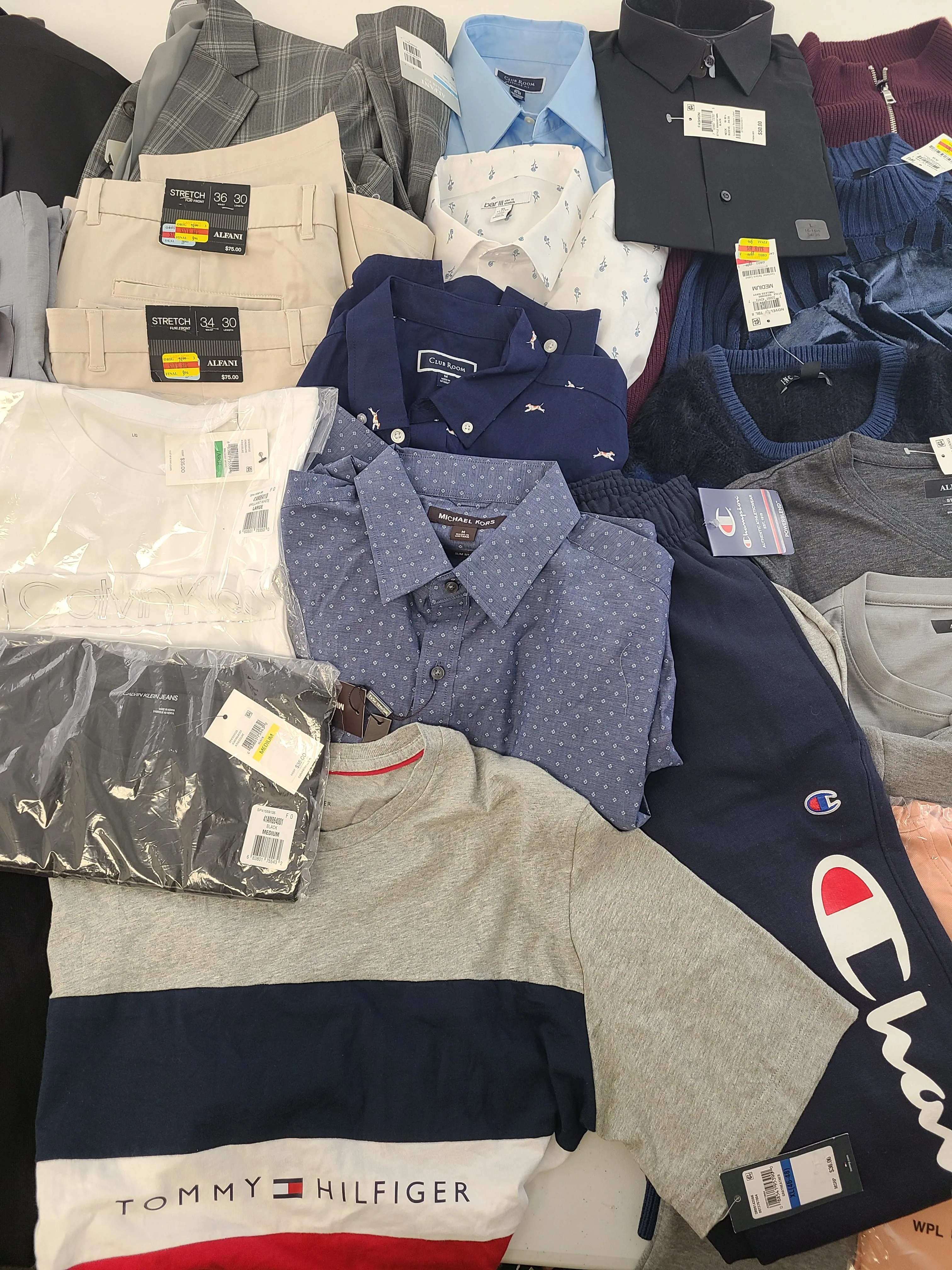 Men's Clothing Wholesale Lot Michael Kors, Polo Ralph Lauren, Tommy Hilfiger, Calvin Klein, Champion, Tasso Elba, Club Room, Alfani, INC and more, 25 Units, Shelf Pulls, MSRP $1,874.99