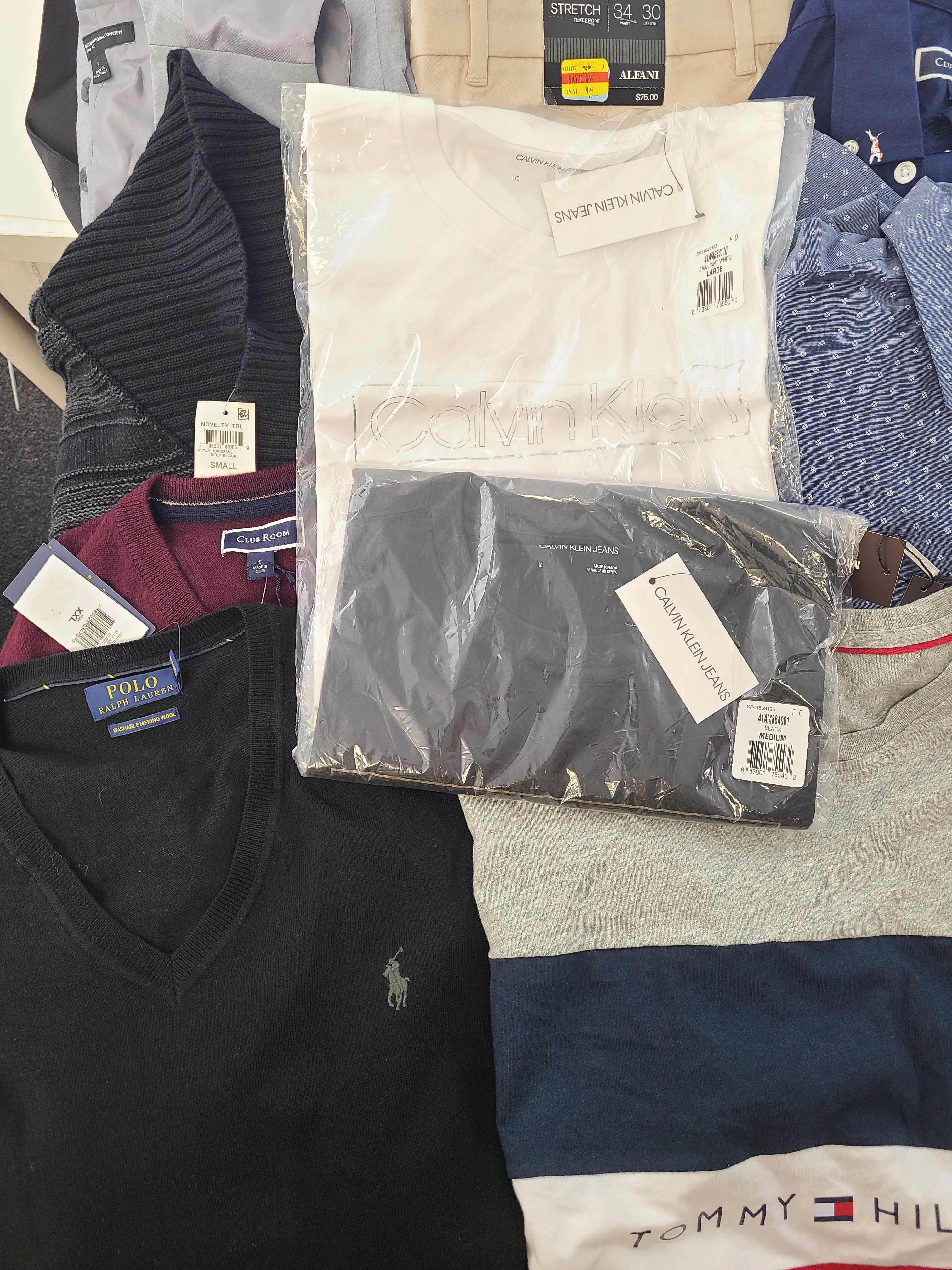 Men's Clothing Wholesale Lot Michael Kors, Polo Ralph Lauren, Tommy Hilfiger, Calvin Klein, Champion, Tasso Elba, Club Room, Alfani, INC and more, 25 Units, Shelf Pulls, MSRP $1,874.99